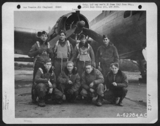 Lt Hogan And Crew 25-11-44.jpg